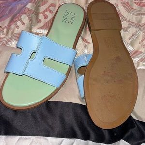 Naturalized sandales